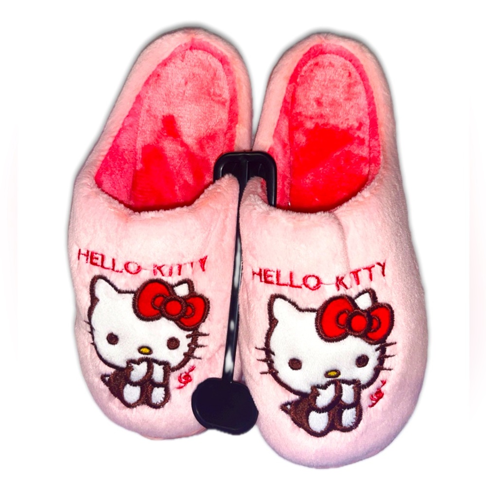 NWOT Hello Kitty Fuzzy Slippers